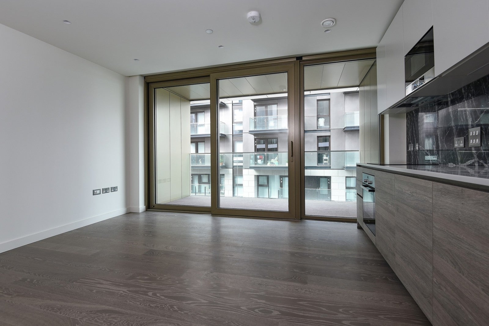 Flat Pilot Walk in Greater London