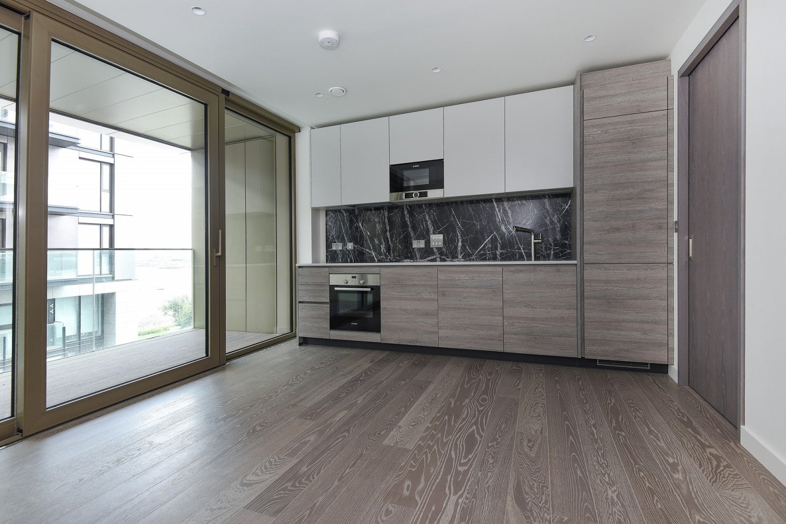 Flat Pilot Walk in Greater London