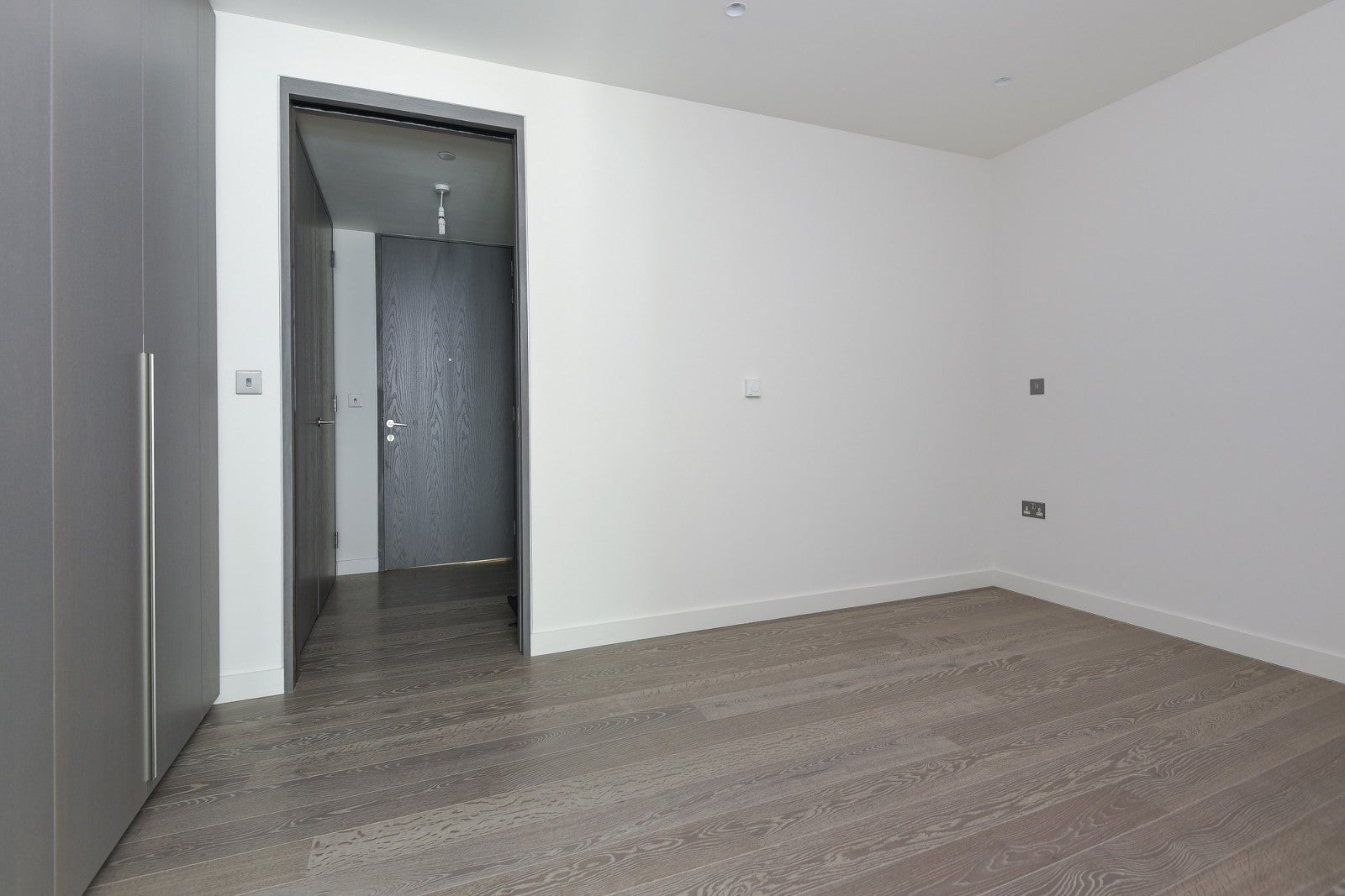 Flat Pilot Walk in Greater London