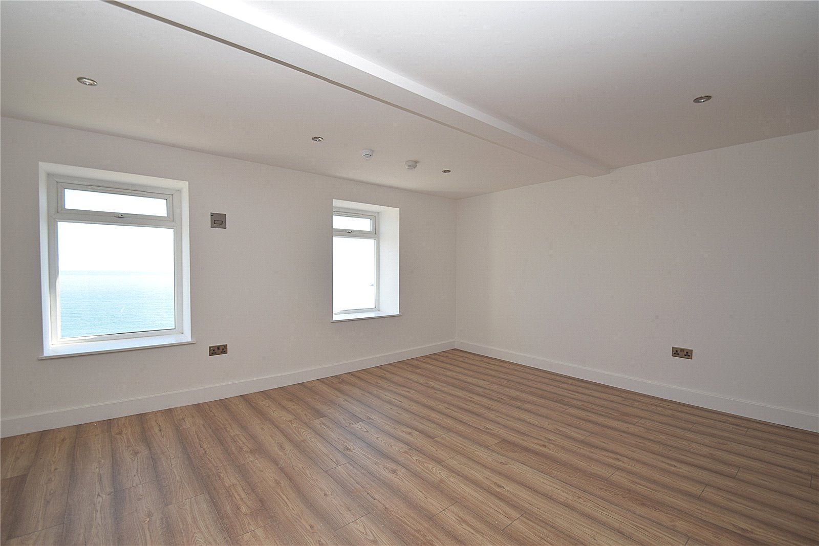 Flat North Marine Road in Scarborough