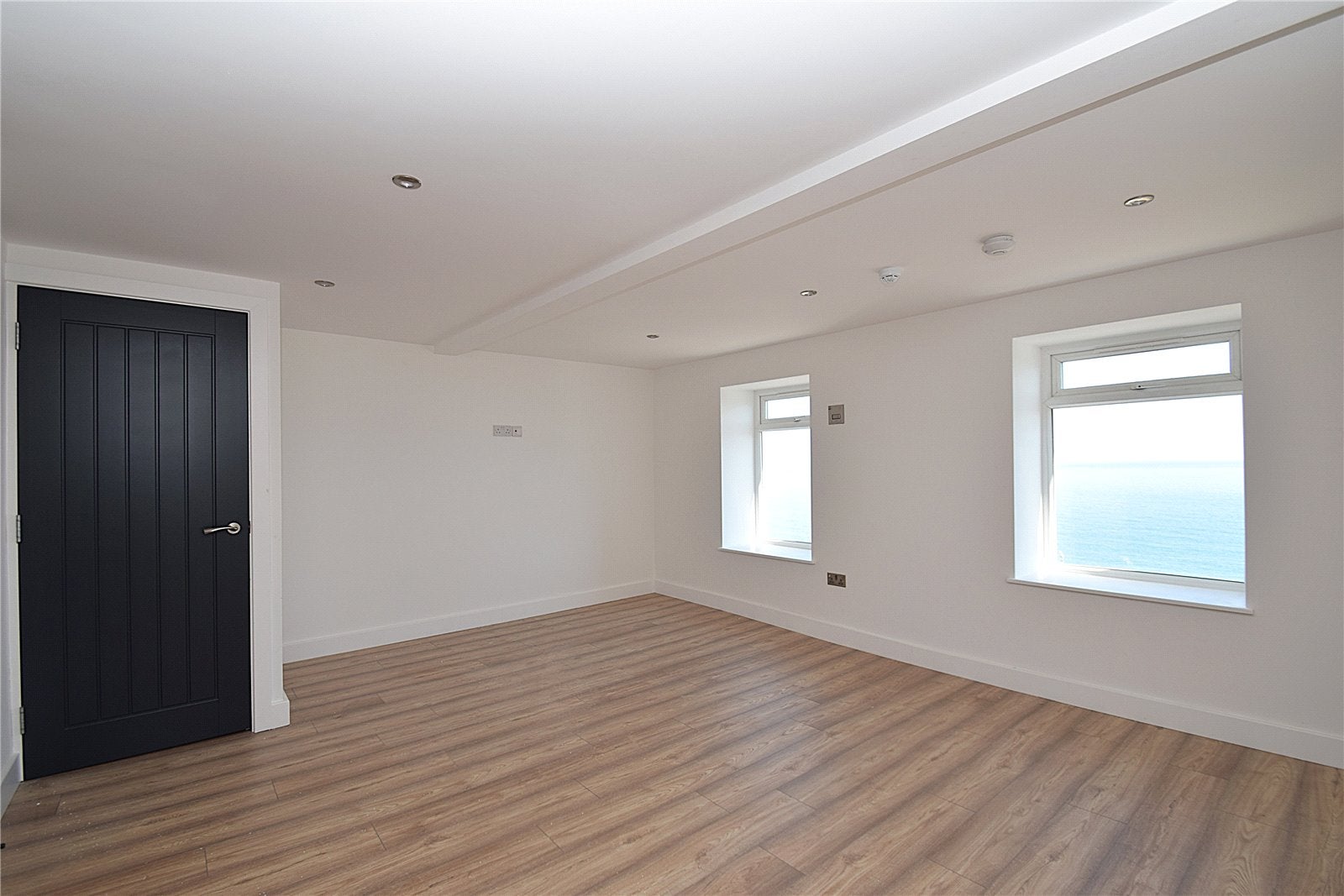 Flat North Marine Road in Scarborough