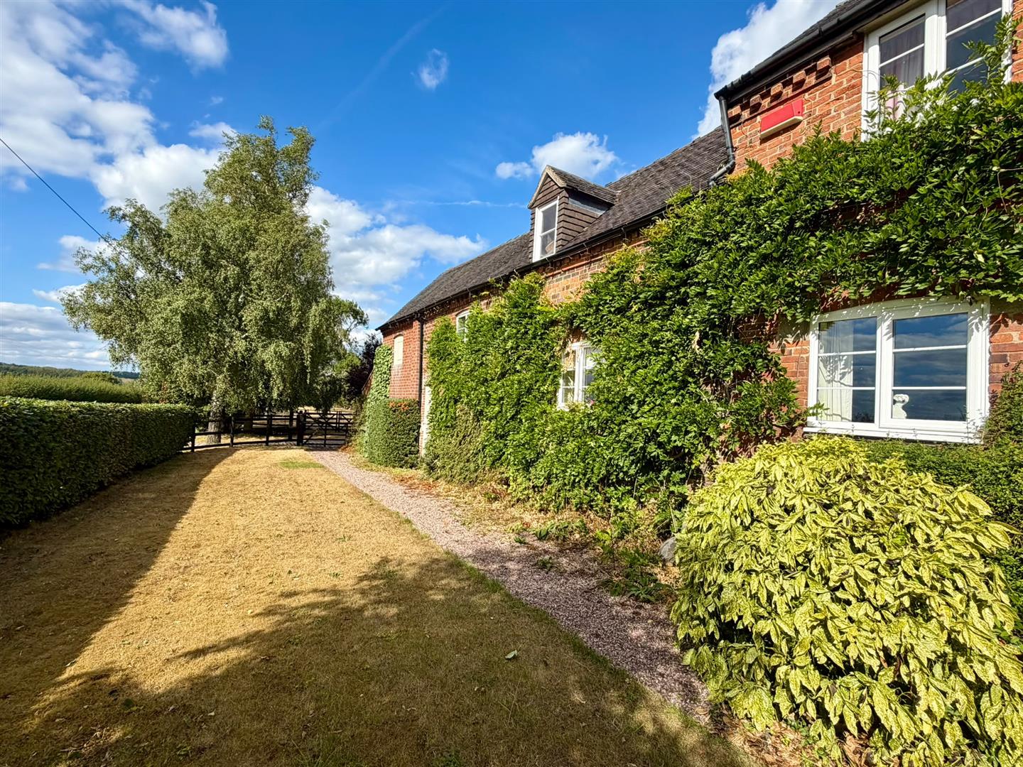 Flat Sandon Road in Stafford