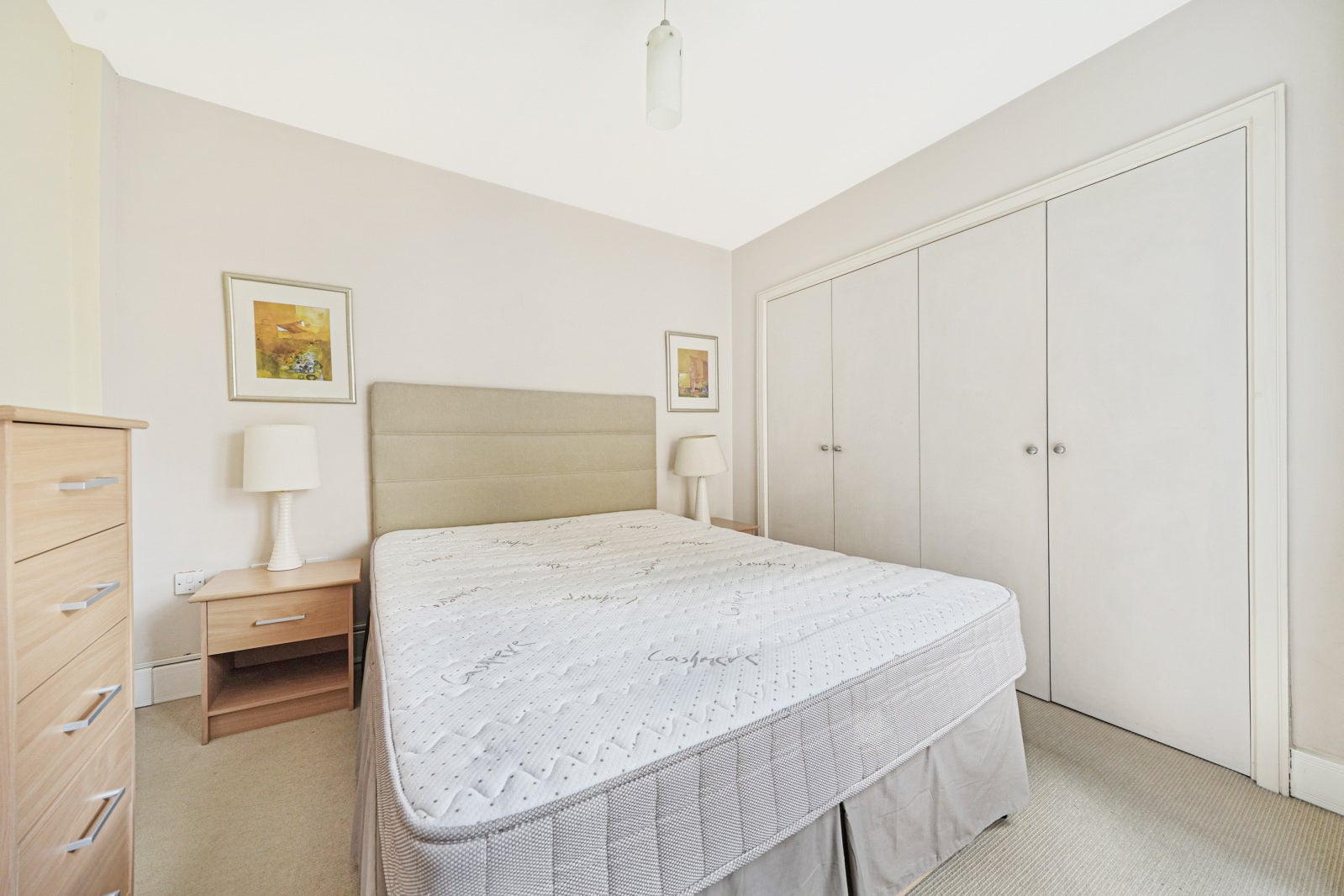 Flat Pepys Street in City of London