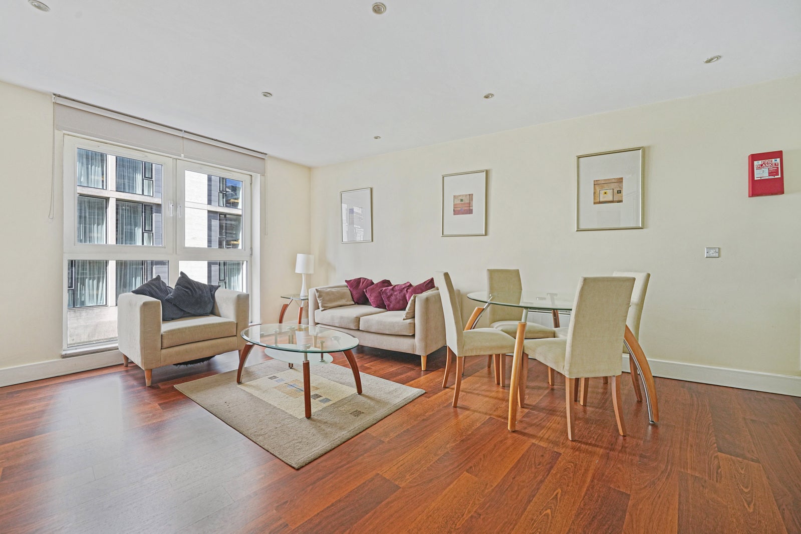 Flat Pepys Street in City of London