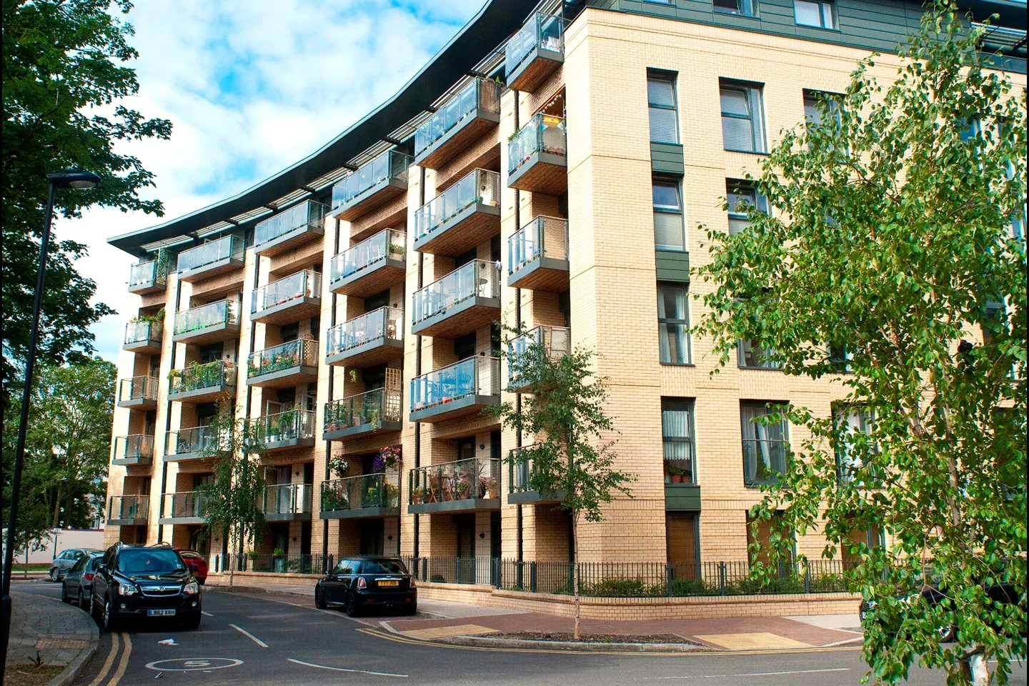 Flat Brickfield Road in Greater London