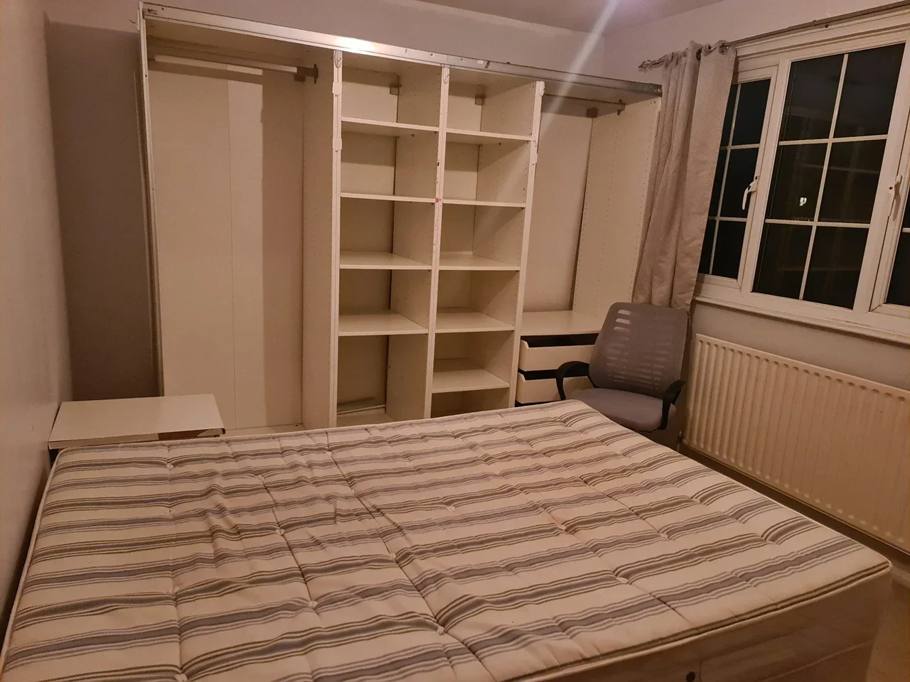 Room Chestwood Grove in Greater London