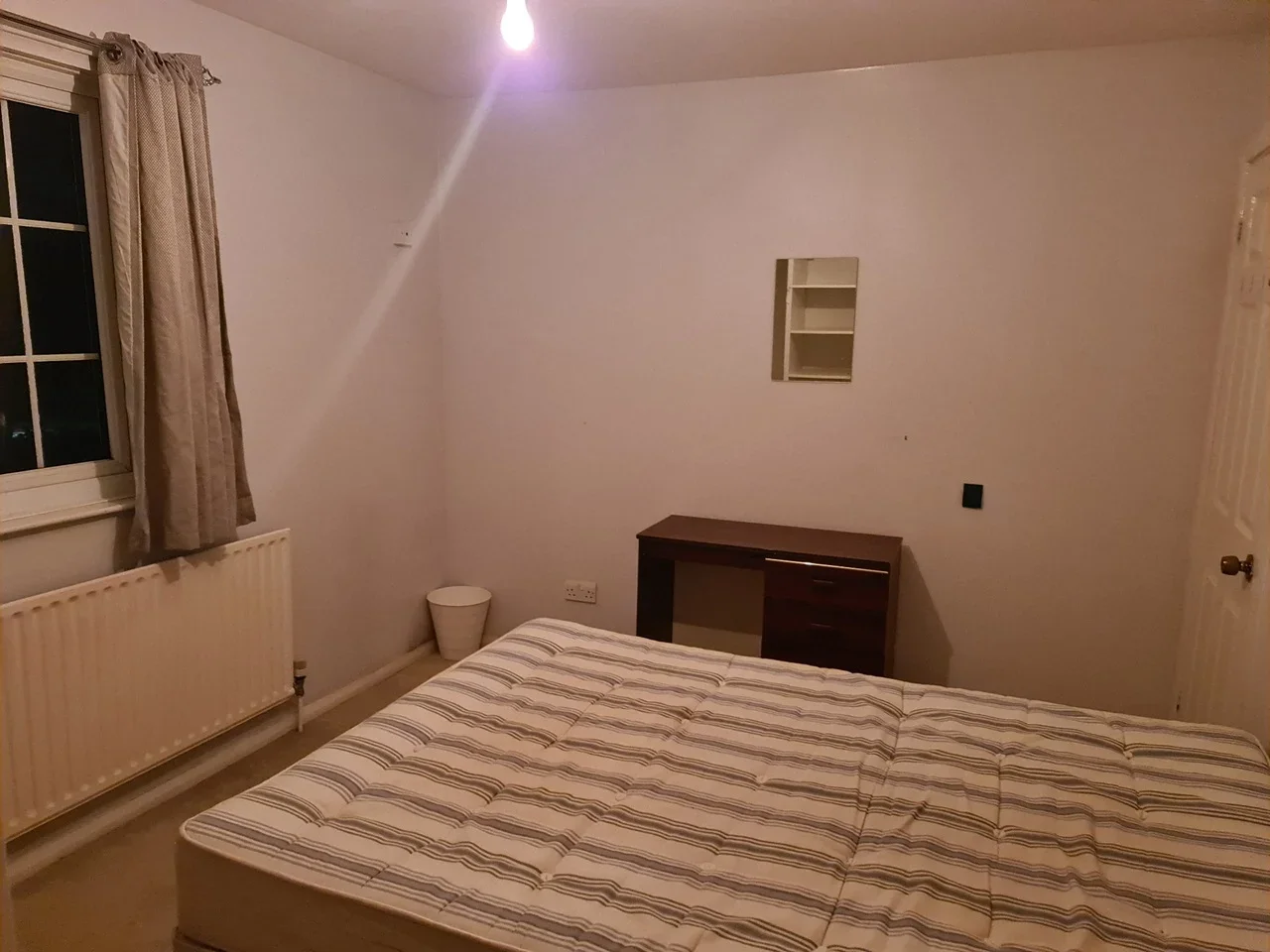 Room Chestwood Grove in Greater London