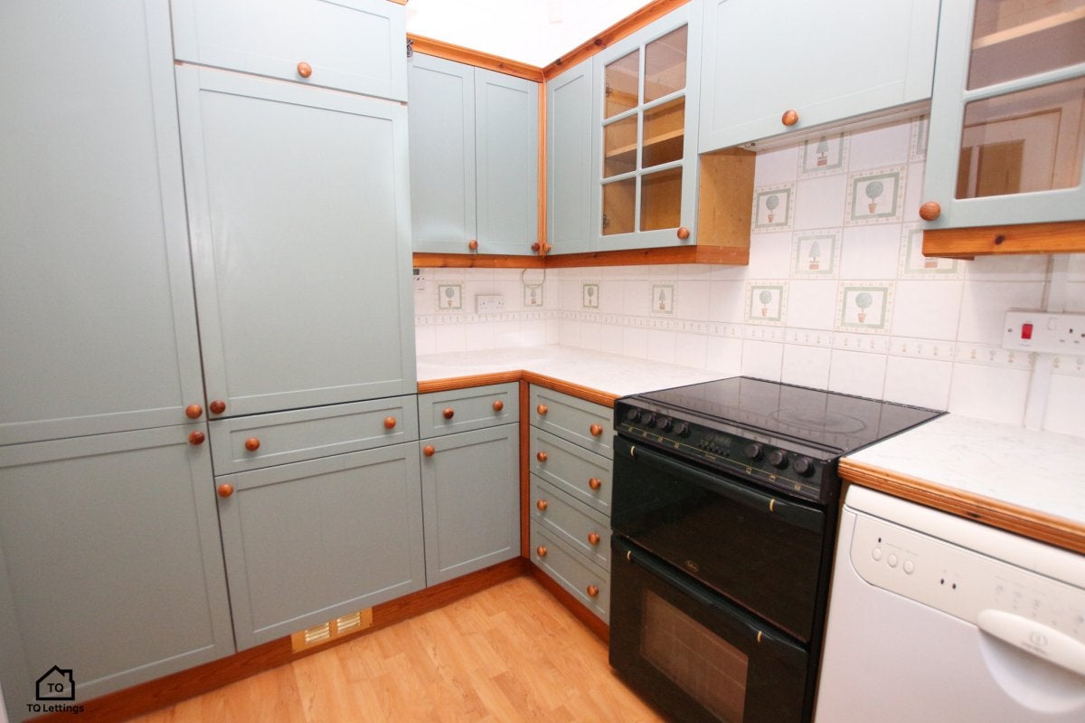Flat Thorngrove Avenue in Manchester