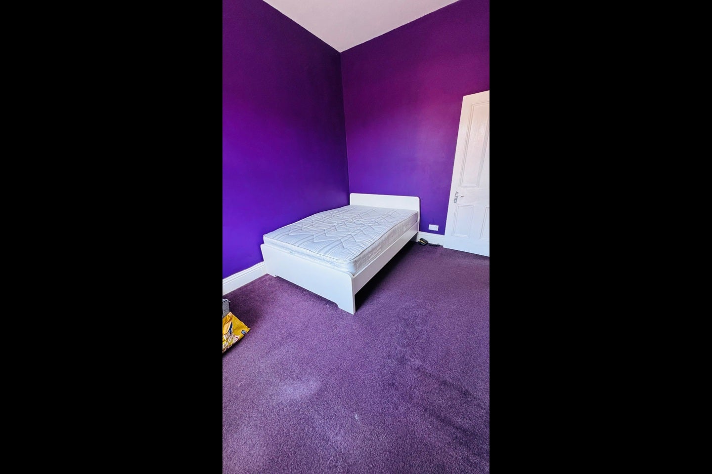 Room Dewsbury Road in Wakefield