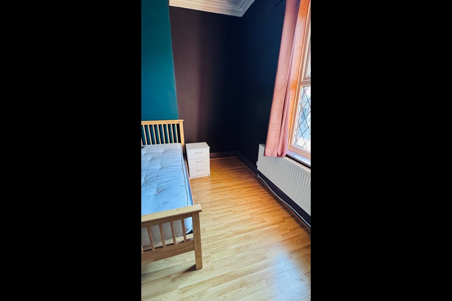 Room Dewsbury Road in Wakefield