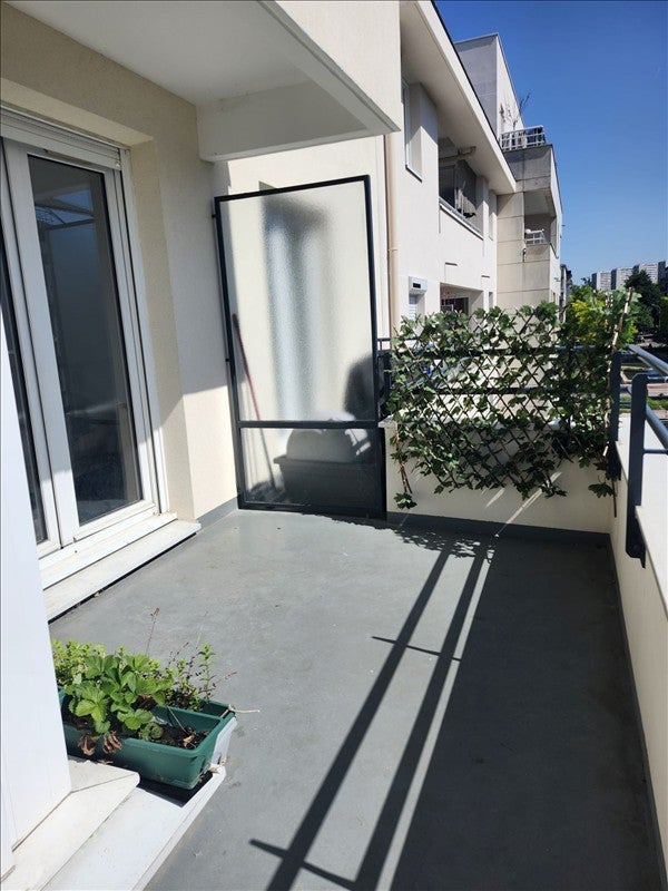 Appartement Allée de la Salamandre à Créteil