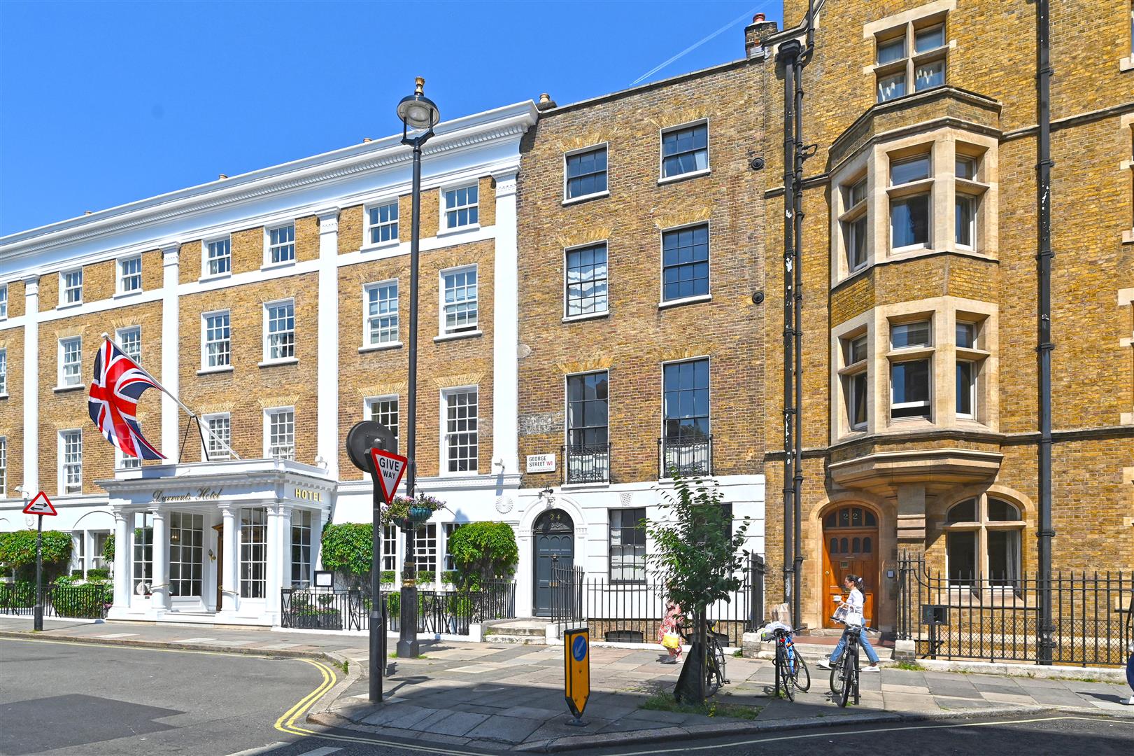 Flat George Street in London