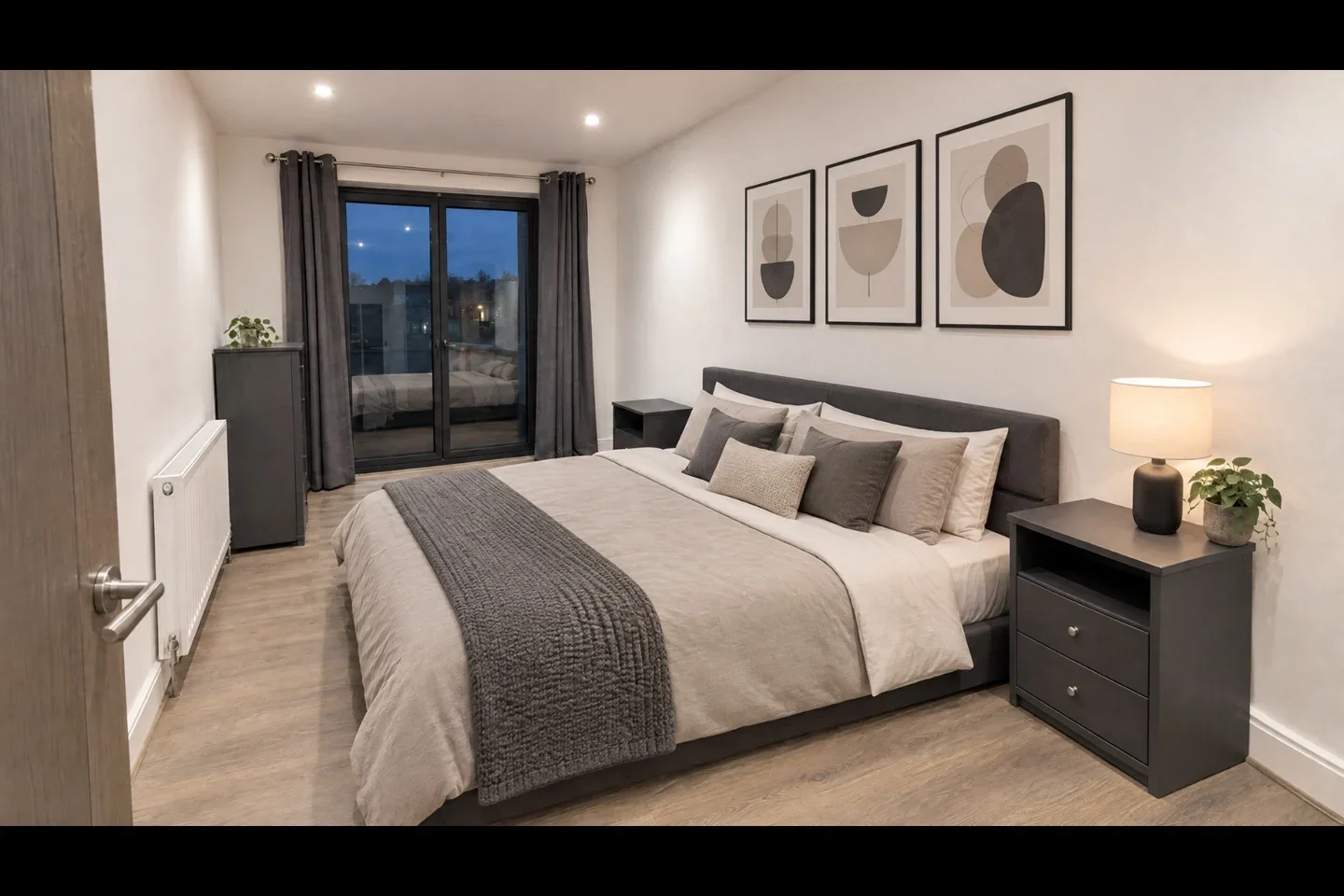 Room Mitcham Lane in Greater London