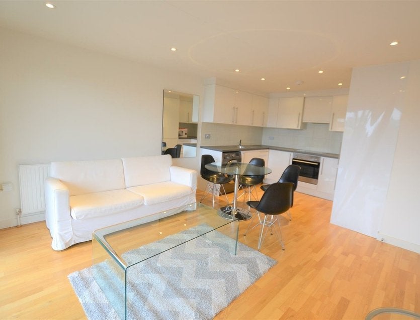 Flat Bentinck Road in Greater London