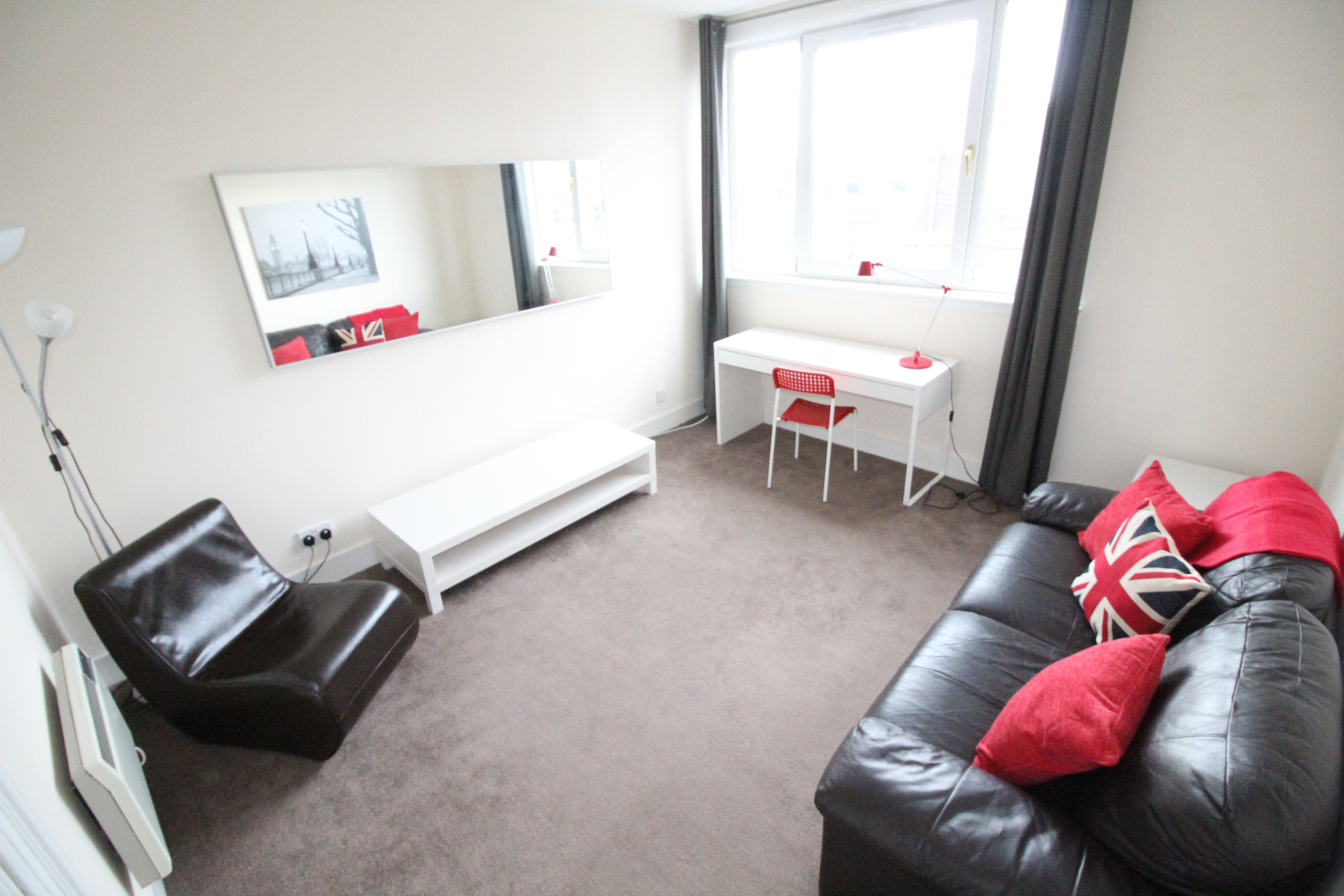 Flat Esslemont Avenue in Aberdeen City