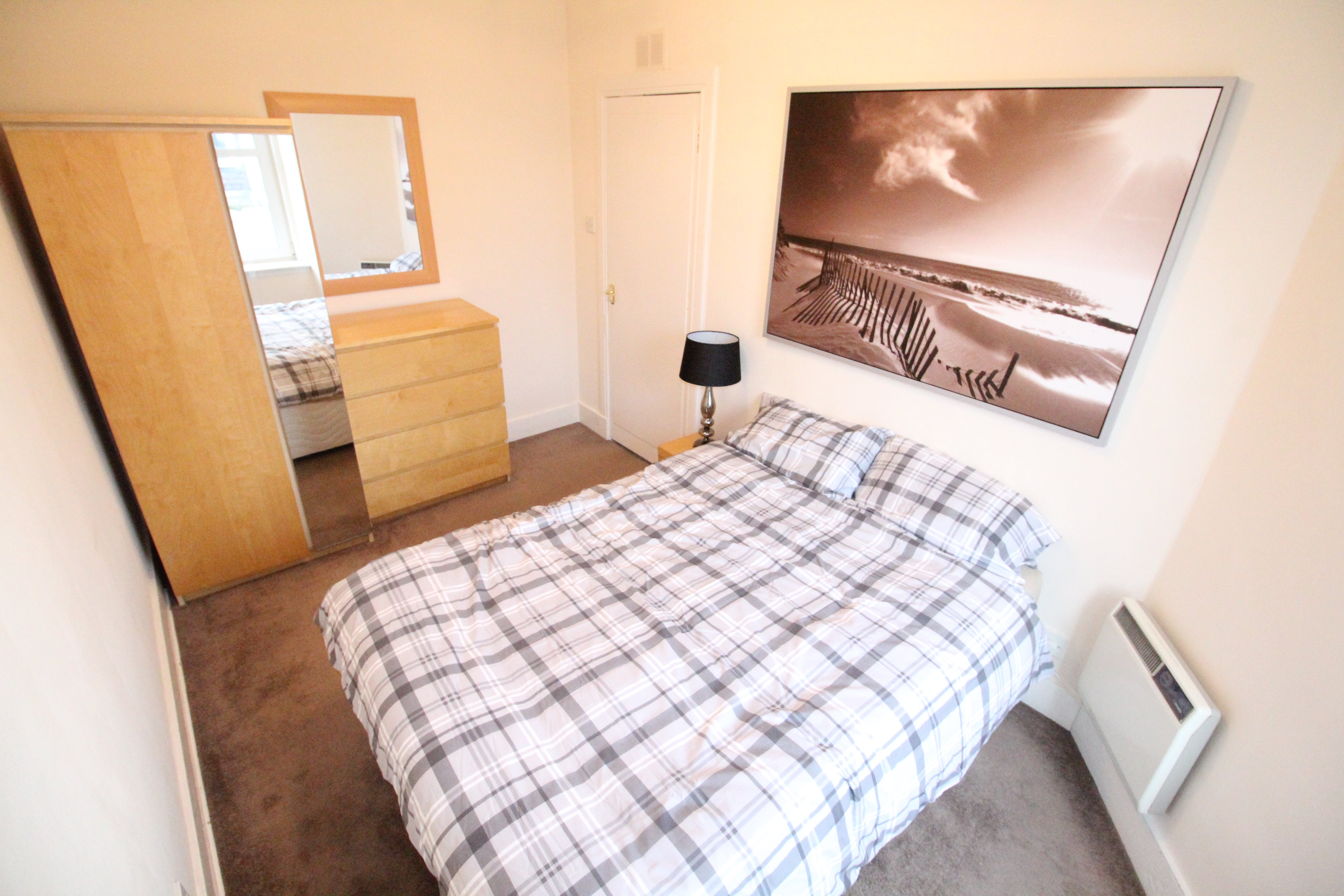 Flat Esslemont Avenue in Aberdeen City