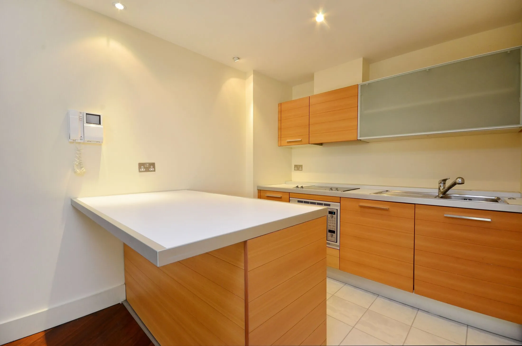 Flat Praed Street in City of Westminster
