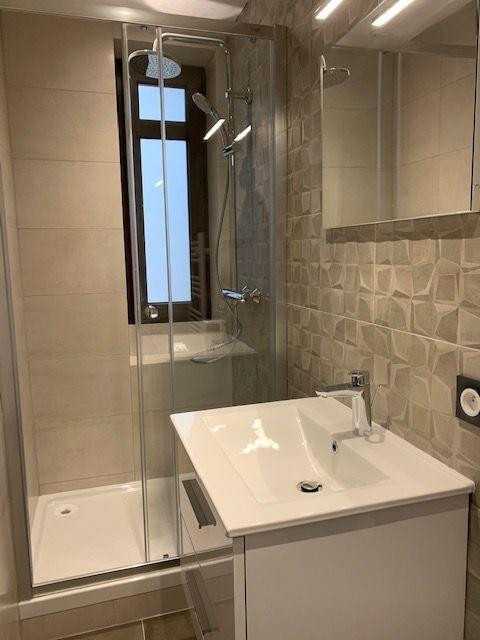 Flat Rue Alexis Perroncel in Villeurbanne