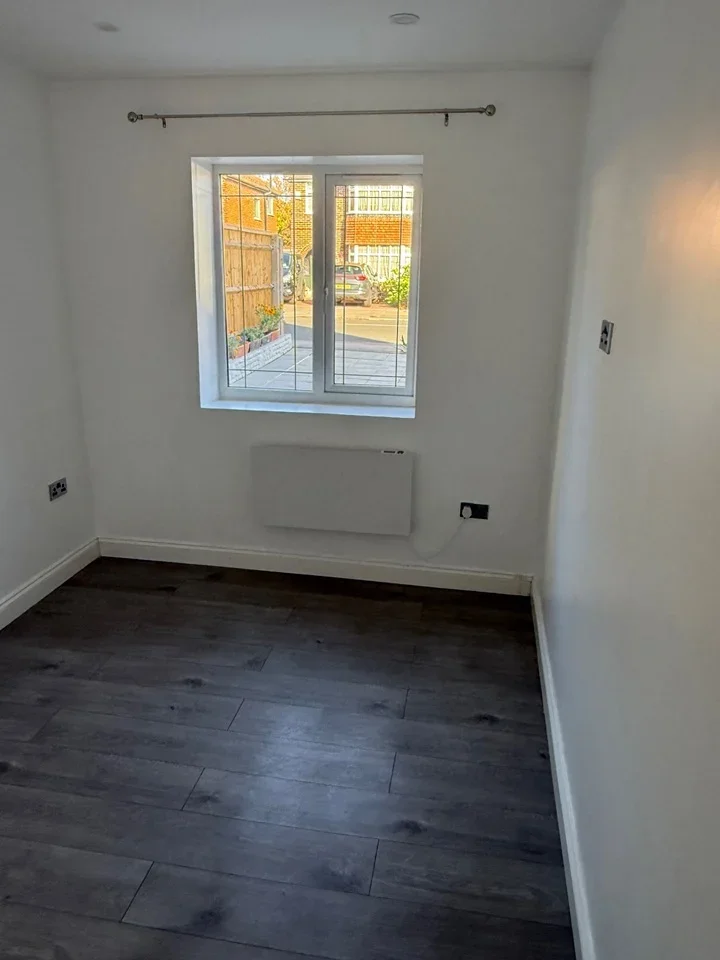 Flat Old Nursery Place in Borough of Spelthorne