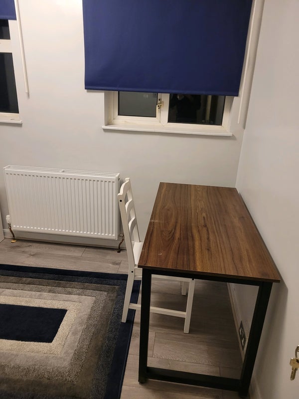 Room Dunsfold Way in Greater London