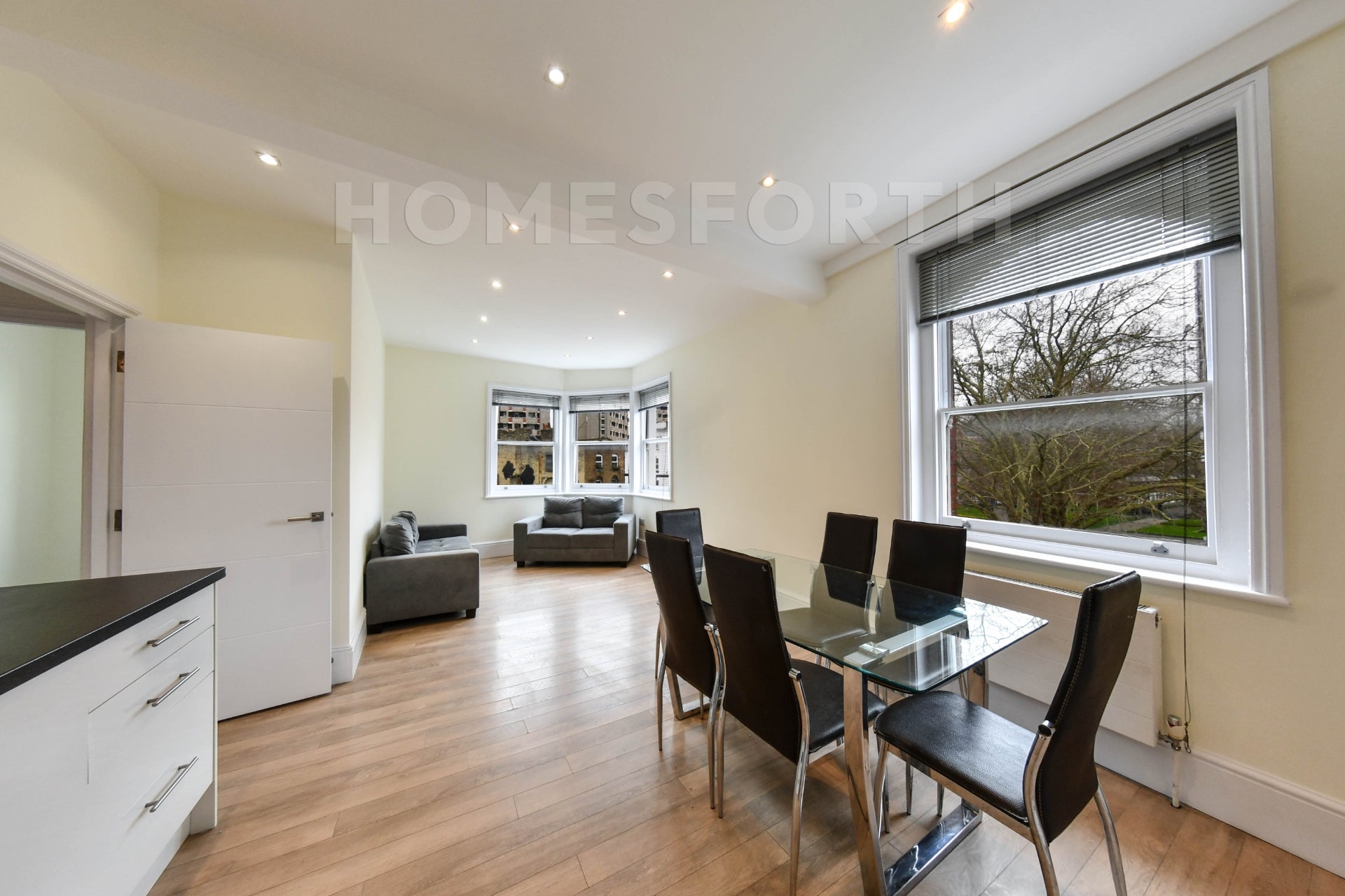 Flat Weymouth Terrace in Greater London