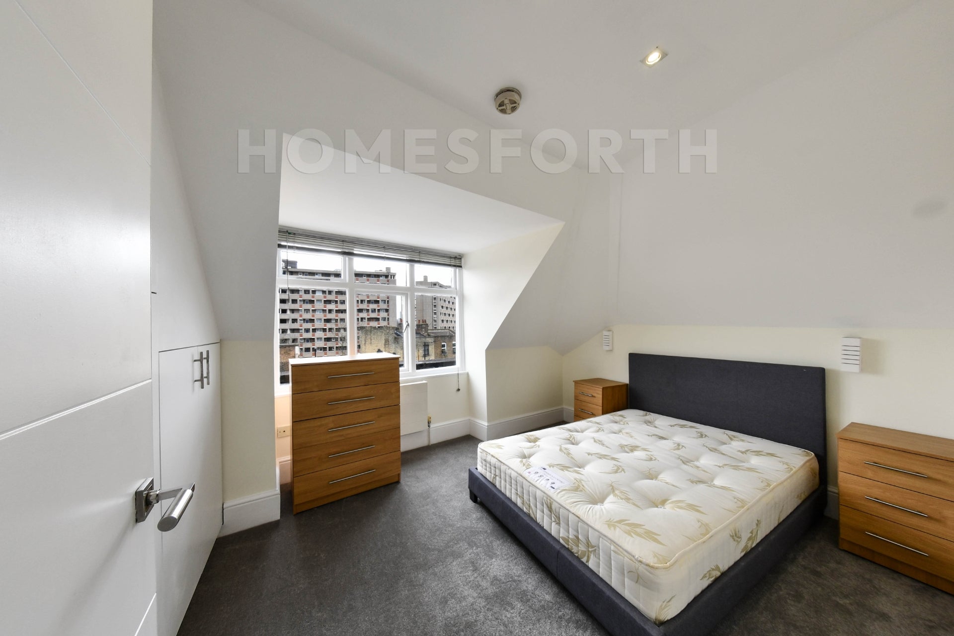 Flat Weymouth Terrace in Greater London