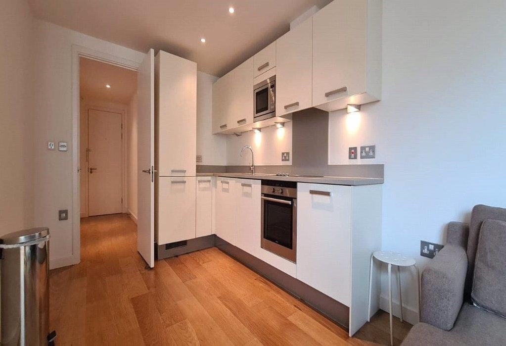Room Edgware Road in City of Westminster