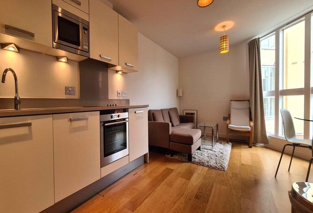 Room Edgware Road in City of Westminster