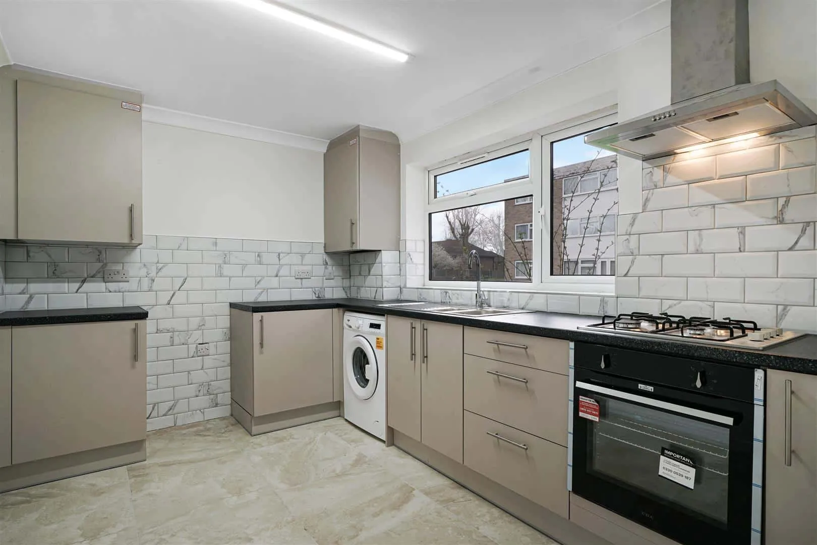 Flat Ander Close in Greater London