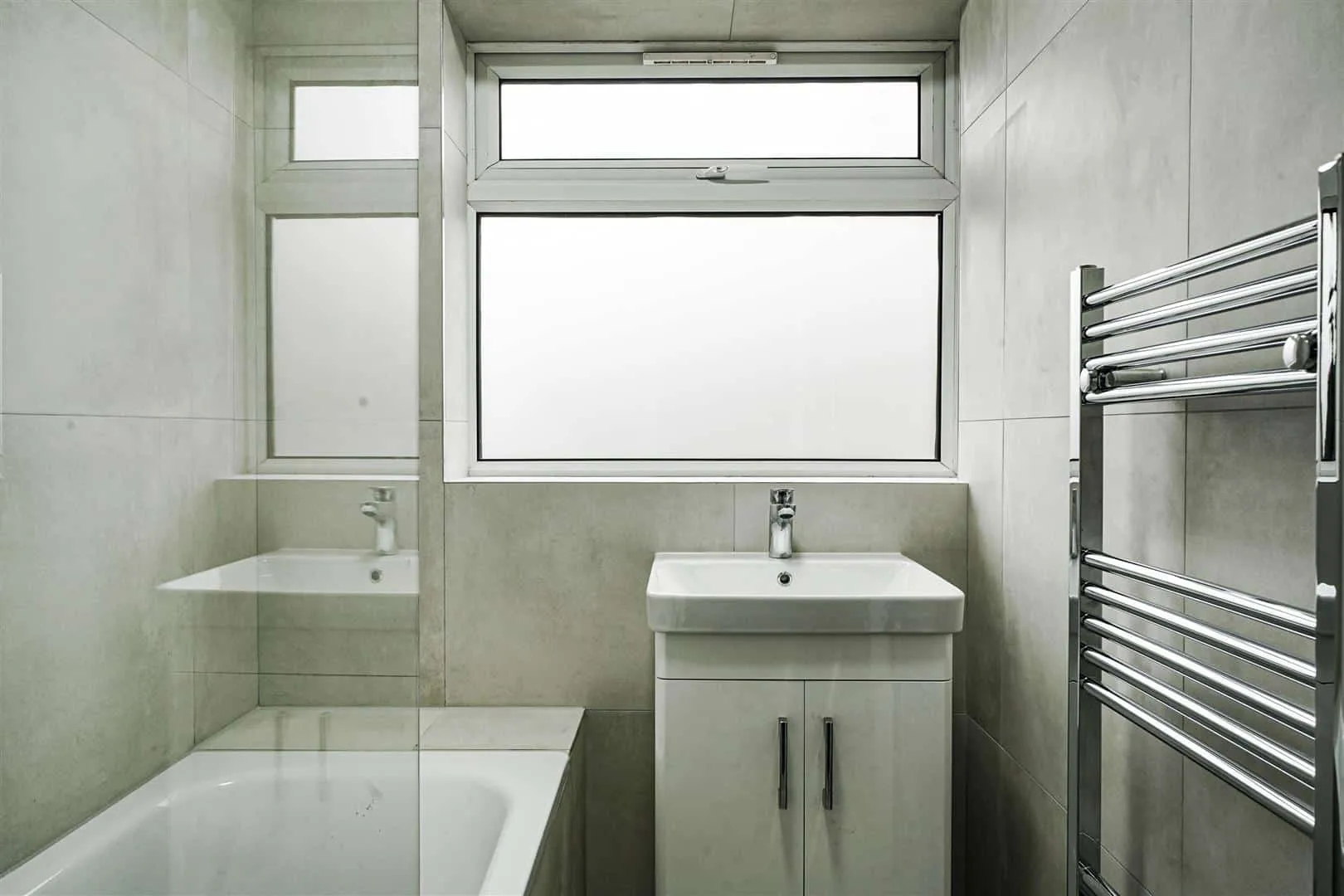 Flat Ander Close in Greater London