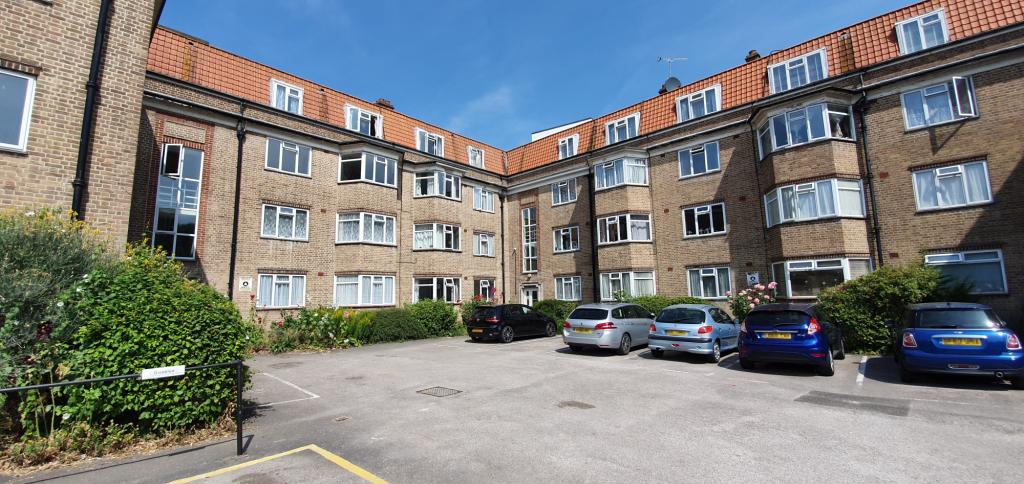 Flat Cherry Garden Avenue in Folkestone and Hythe District