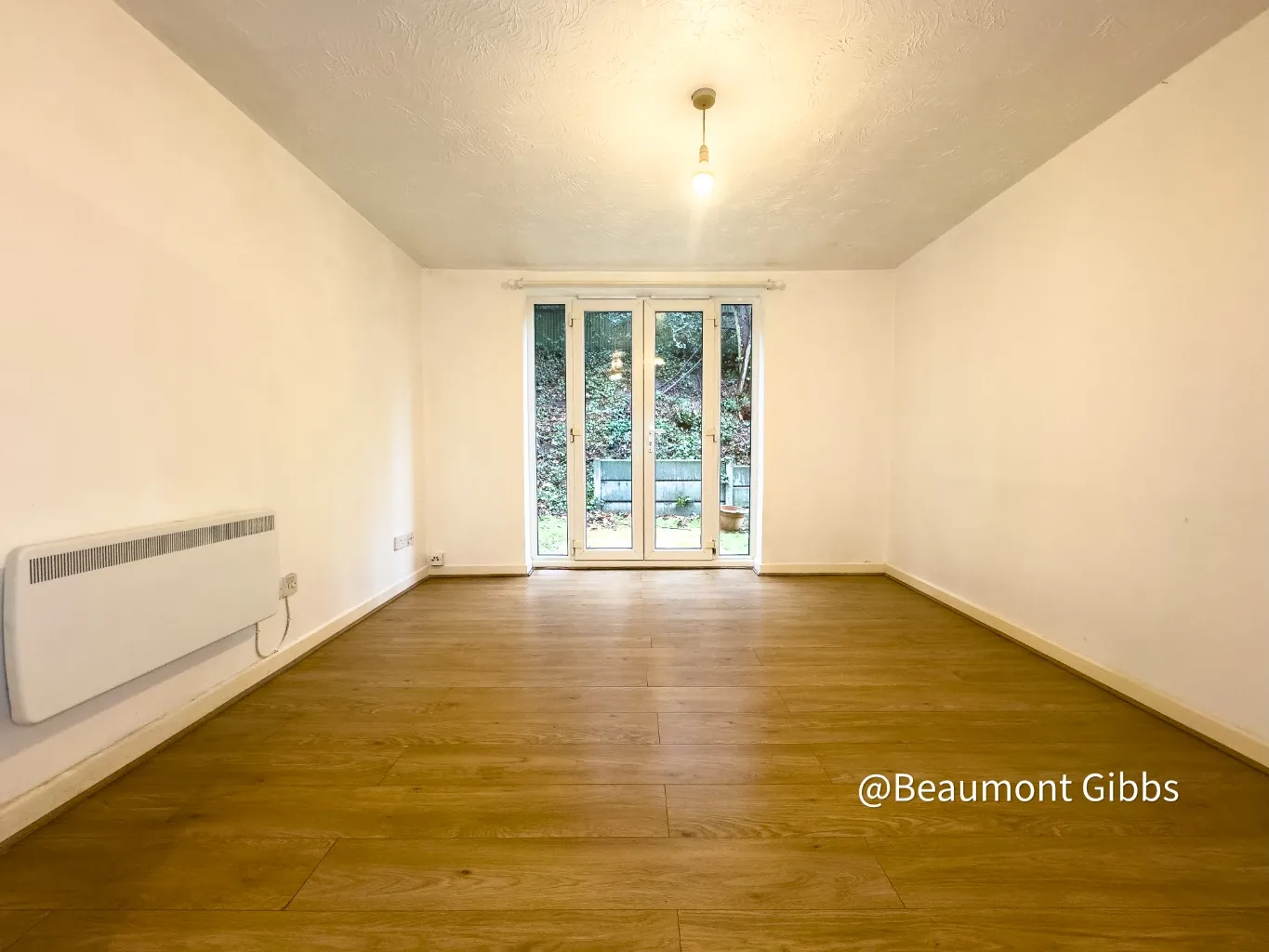 Room Tynemouth Road in Greater London