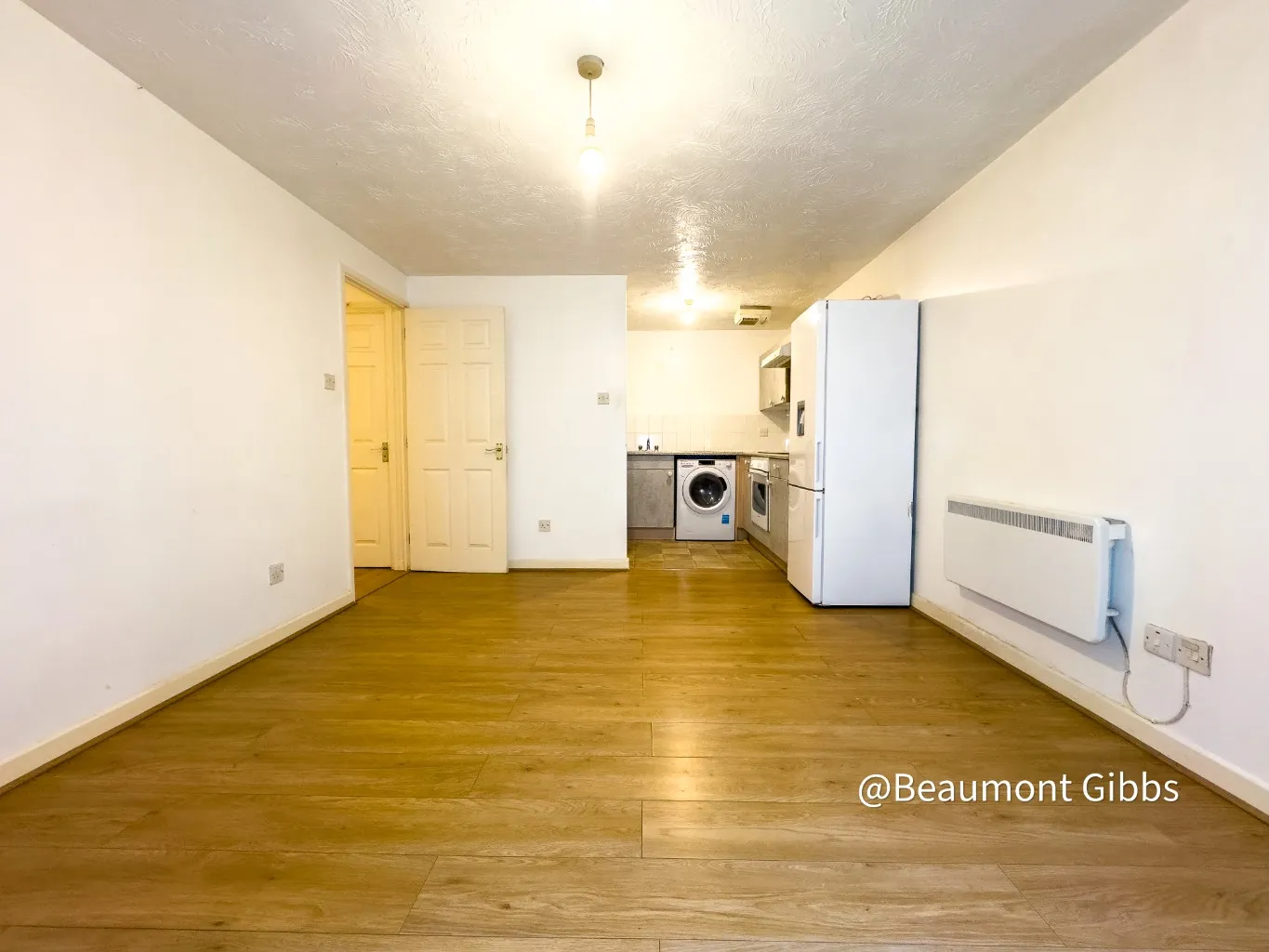 Room Tynemouth Road in Greater London