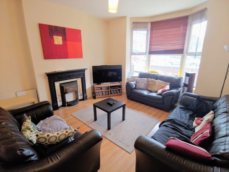 Room Gillott Road in Birmingham