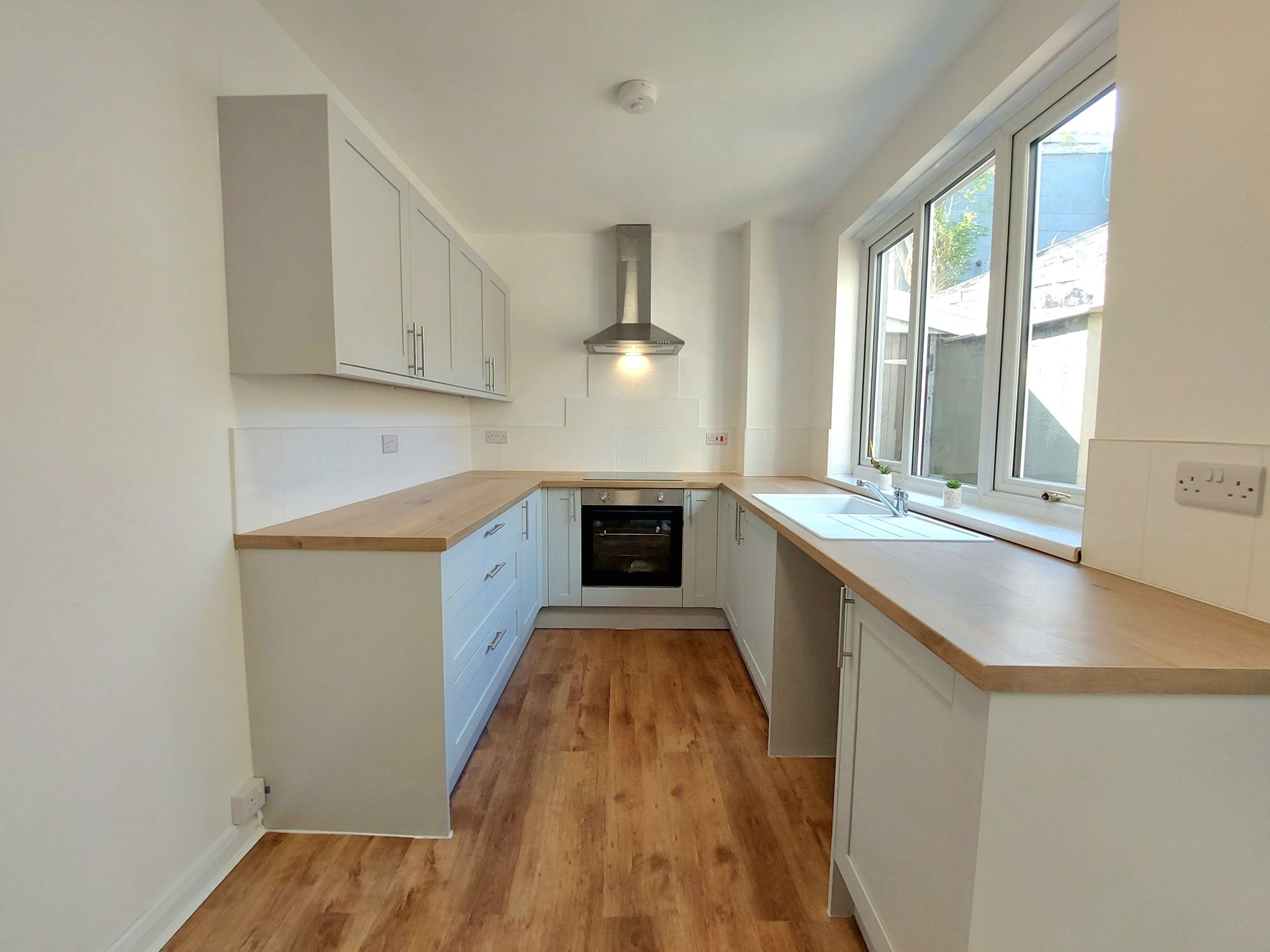 House Rockfield Terrace in Neath