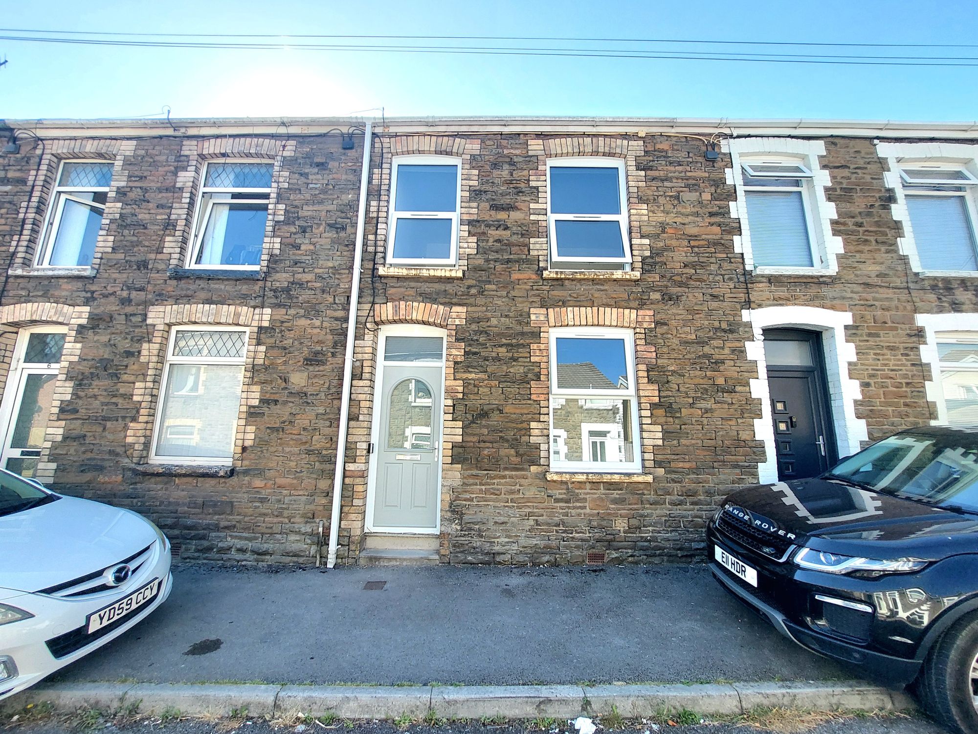 House Rockfield Terrace in Neath