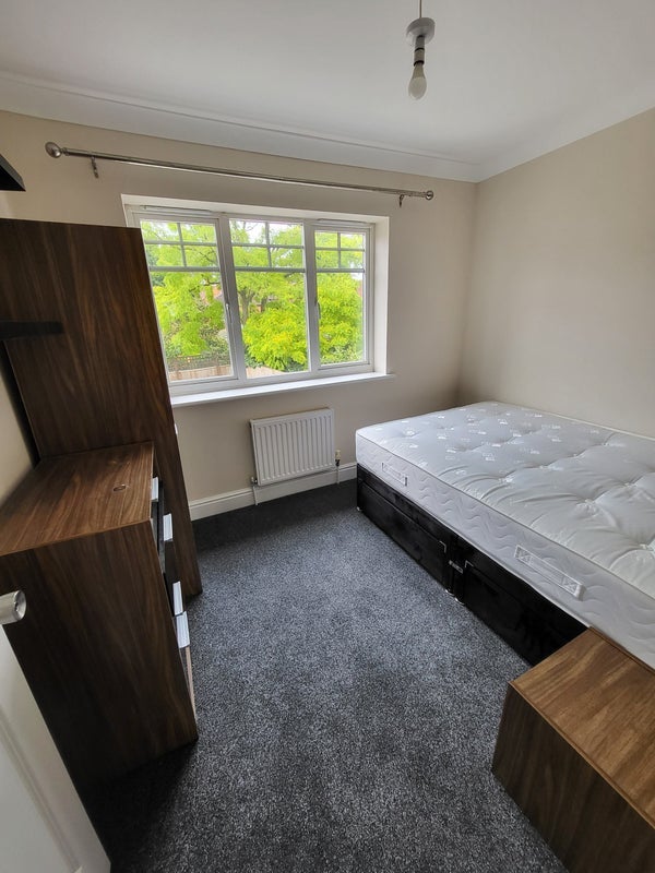 Room Nightingale Walk in Windsor