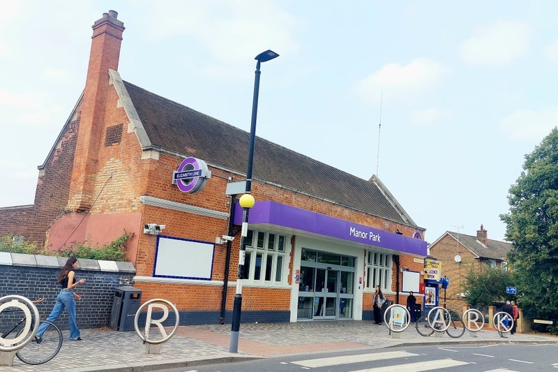 Flat Halley Road in Greater London