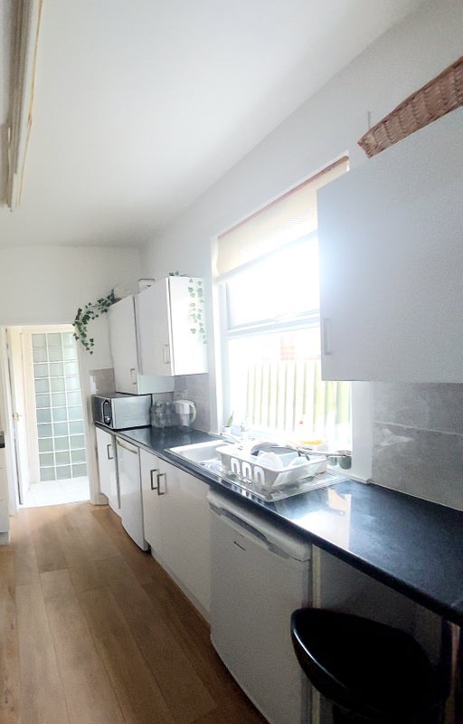 Flat Halley Road in Greater London