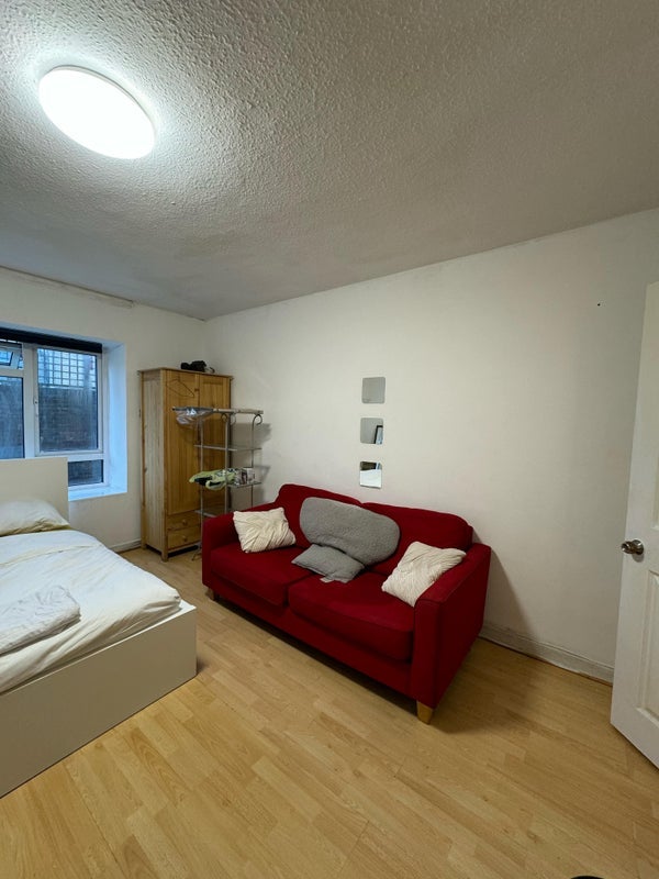 Room Murray Grove in Greater London
