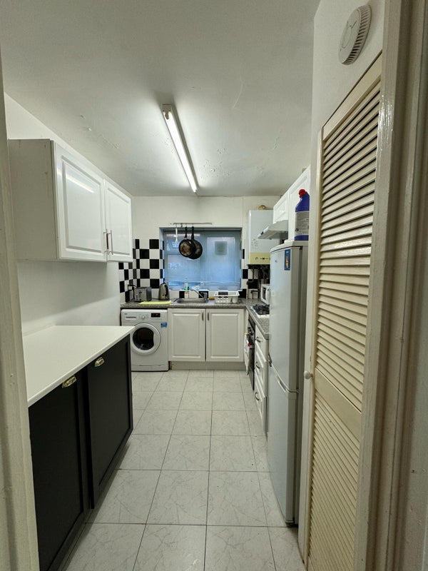 Room Murray Grove in Greater London