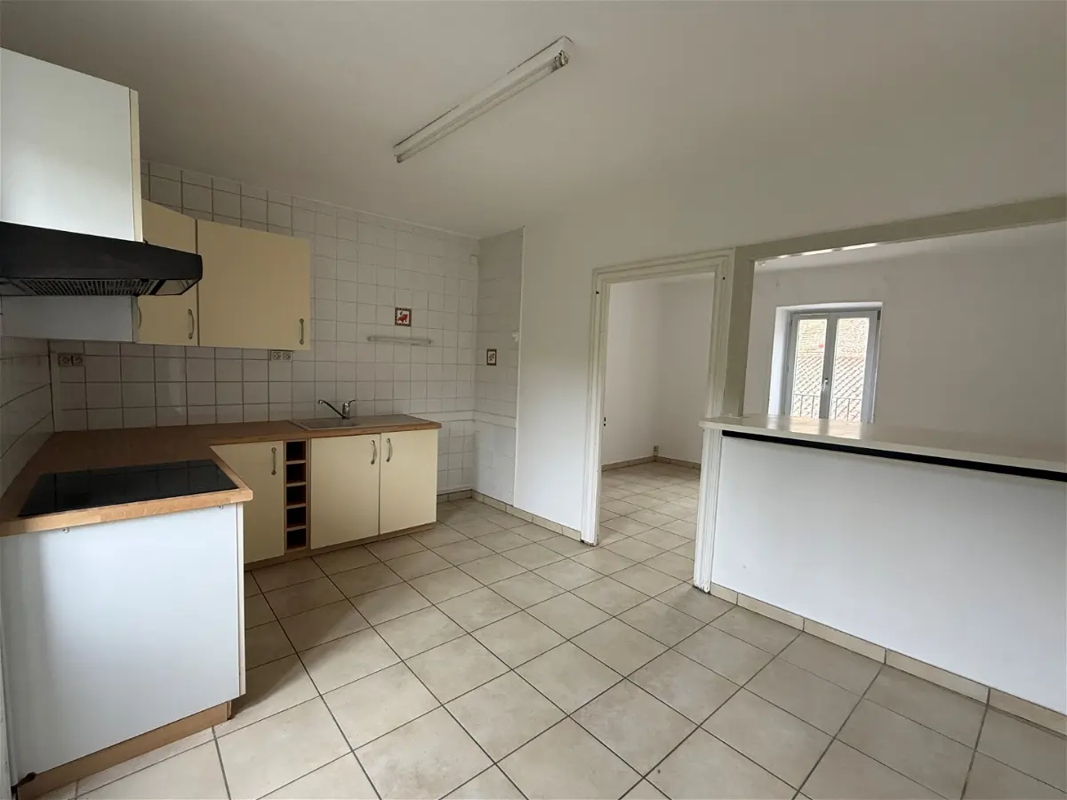 Flat Quai d'Aubary in Champeix