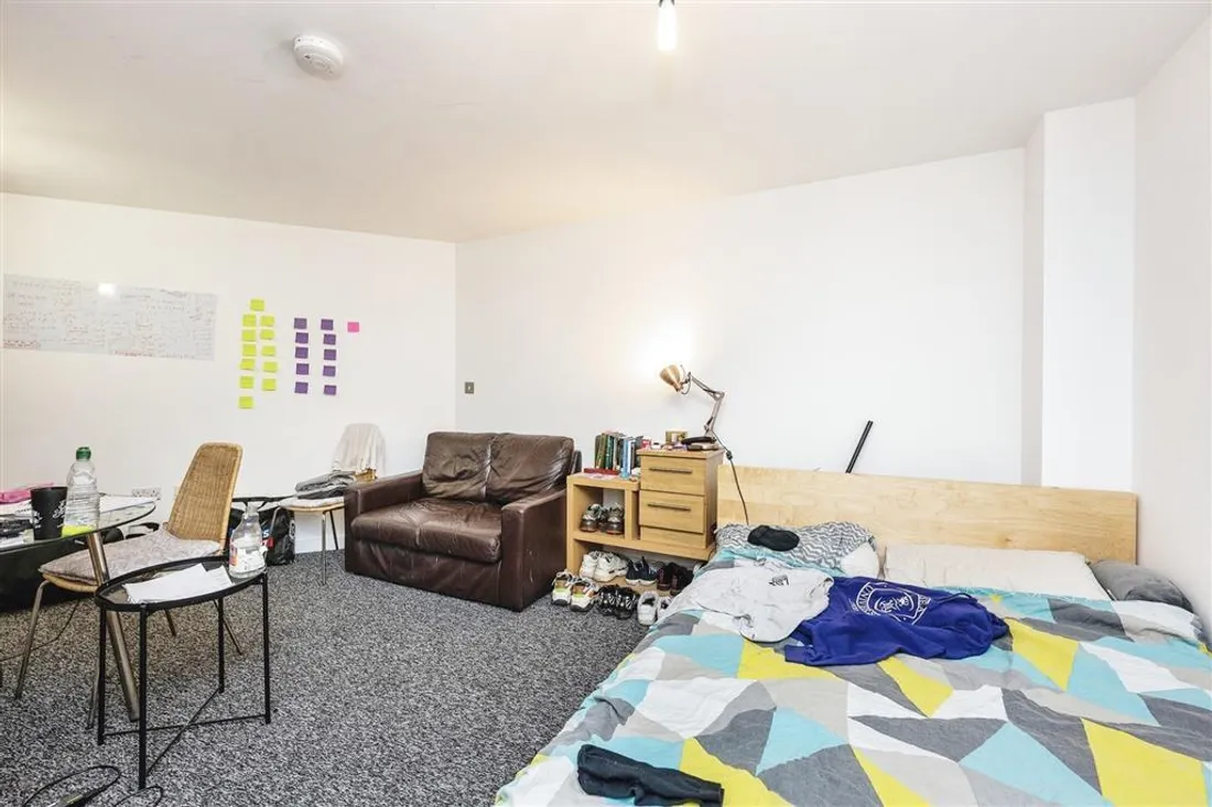 Flat Princess Way in Swansea