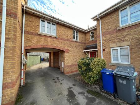 Flat Cherry Court in East Staffordshire
