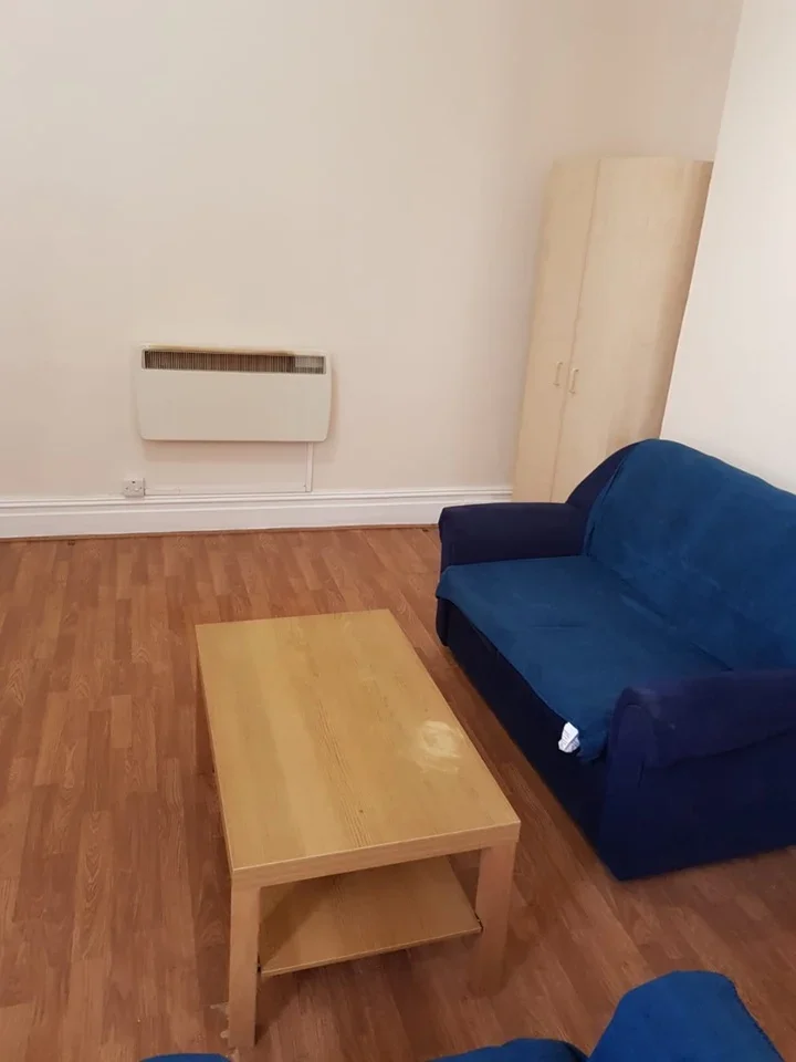 Flat Francis Road in Greater London