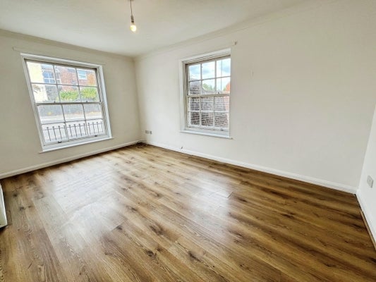 Flat Pines Court in Blandford Forum