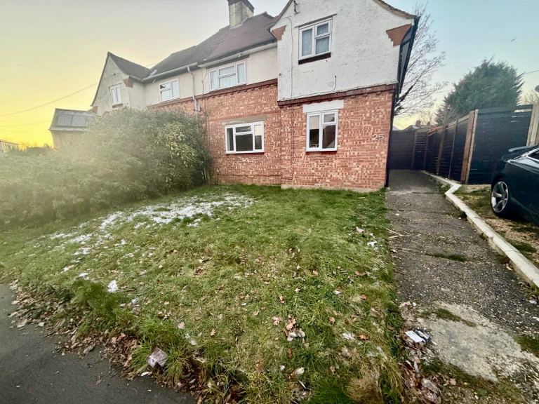 House Alban Avenue in St Albans