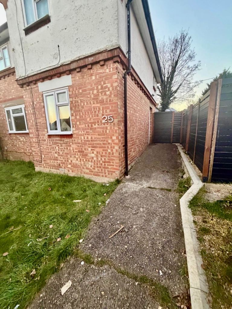 House Alban Avenue in St Albans