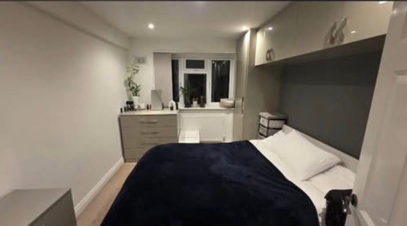 Room Langley Park Road in Richings Park