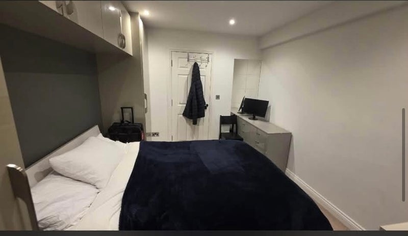 Room Langley Park Road in Richings Park